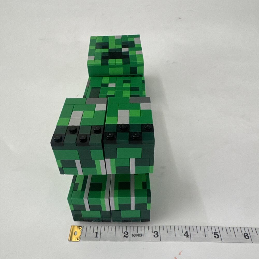 Lego Minecraft Set The Creeper Posable Building Toy - Picture 7 of 8